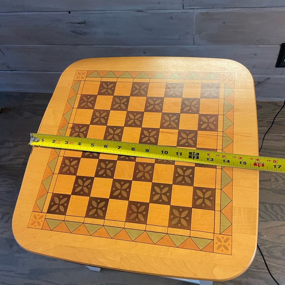 Longaberger Large checkerboard basket & Small tic tac toe basket w/ game pieces - Picture 12 of 16